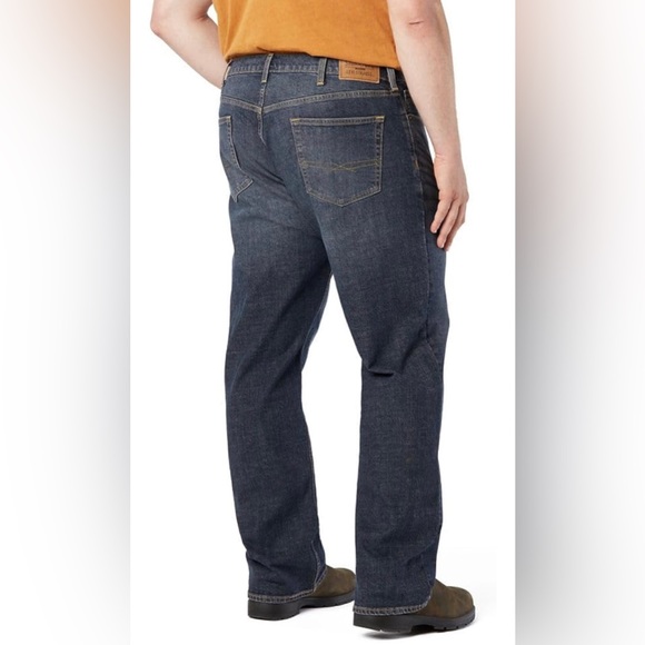 SIGNATURE  By Levi Strauss & Co. Gold Label Men’s Relaxed Fit Jeans - Picture 2 of 2